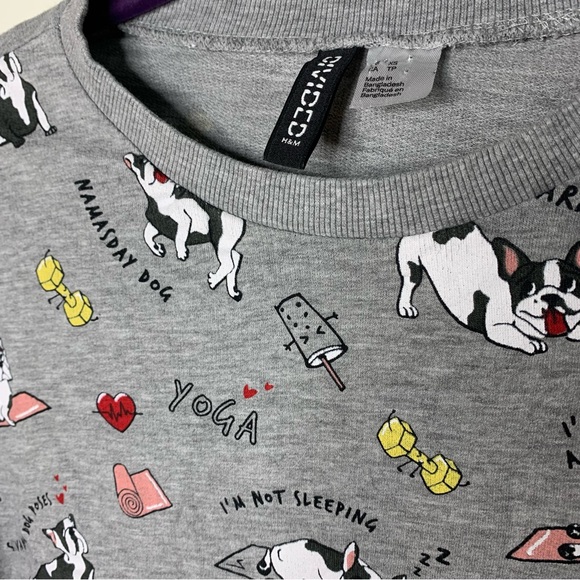 H&M Divided Dog Graphics Sweatshirt - Picture 4 of 14